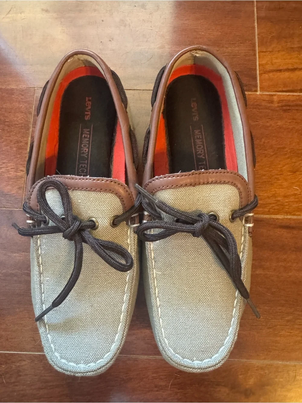 Levi's Men's Tan Canvas loafers